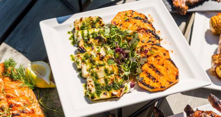 Roasty Boss Kestävä monikäyttöinen grilli - Halumi ja bataatti resepti | Kirami