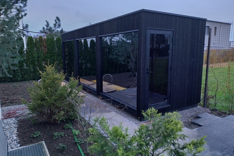 Suomea ja saunoja rakastavalle ihmiselle suomalaiset saunat olivat ainoa mahdollinen vaihtoehto bisnekseksi.