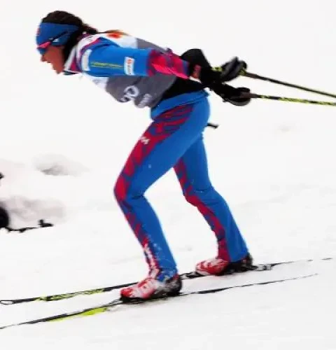 Katri Lylynperä on nuori 23-vuotias lahjakas, reipas ja positiivinen Vammalassa syntynyt maastohiihtäjä. Tällä hetkellä hän asuu Vuokatissa parempien harjoitteluolosuhteiden vuoksi. Vammalassa, nykyisessä Sastamalassa, lapsuudenkodissaan hän käy mahdollisuuksien mukaan tapaamassa perhettään ja ystäviään.