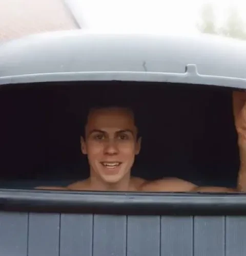  Hottubselect - Jälleenmyyjä Hollannista | Kirami