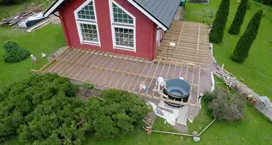 Kirami paljun loppusijoituspaikka terassille