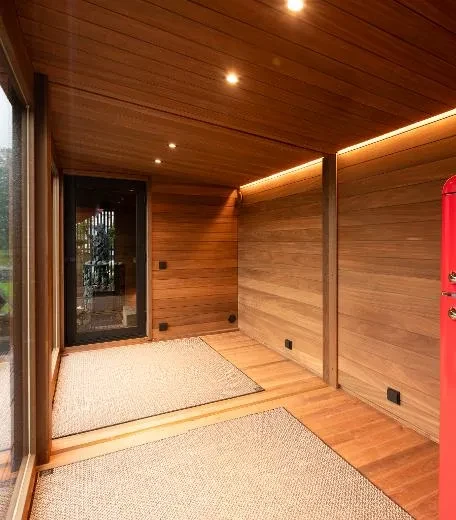 Kirami FinVision® -lounge XL Misty, takapihalle sopiva rakennus