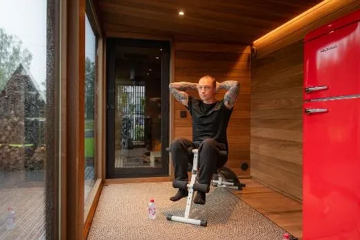 Kirami FinVision® -lounge XL, voi yhdistää Mistyn saunaan ja Misty moduuleihin