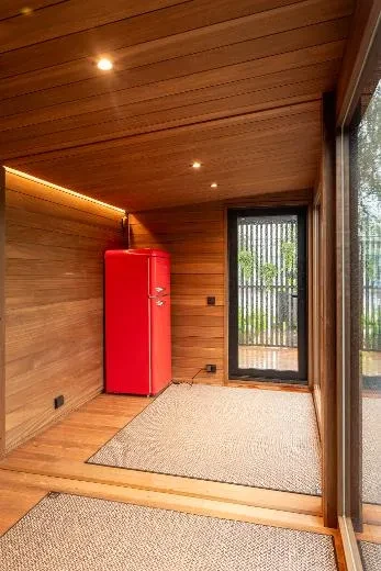 Kirami FinVision® -lounge XL Misty, löytyykö sinun pihastasi tämä rakennus?