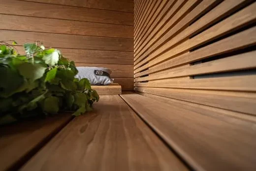 Kompakti ulkosauna, jossa infrapuna tuo lisämukavuutta – Kirami FinVision® -sauna M Misty