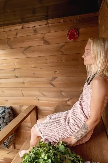 Kirami FinVision® -sauna M Nordic Dawn (Oikea), Spirit 9kW