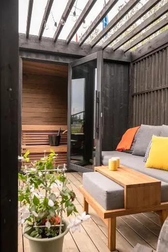 Kirami FinVision® -sauna S Misty – kompakti valmis ulkosauna pihallesi