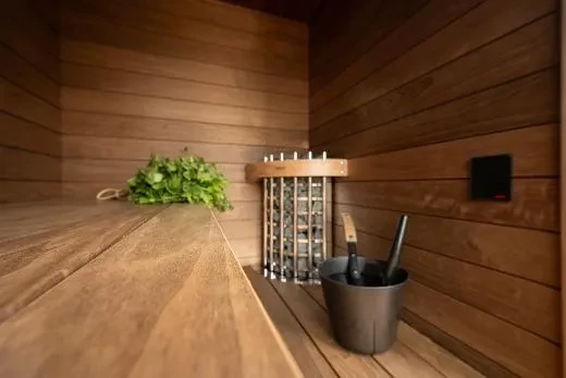 Plug and play -ulkosauna: Kirami FinVision® -sauna S Misty käyttövalmiina